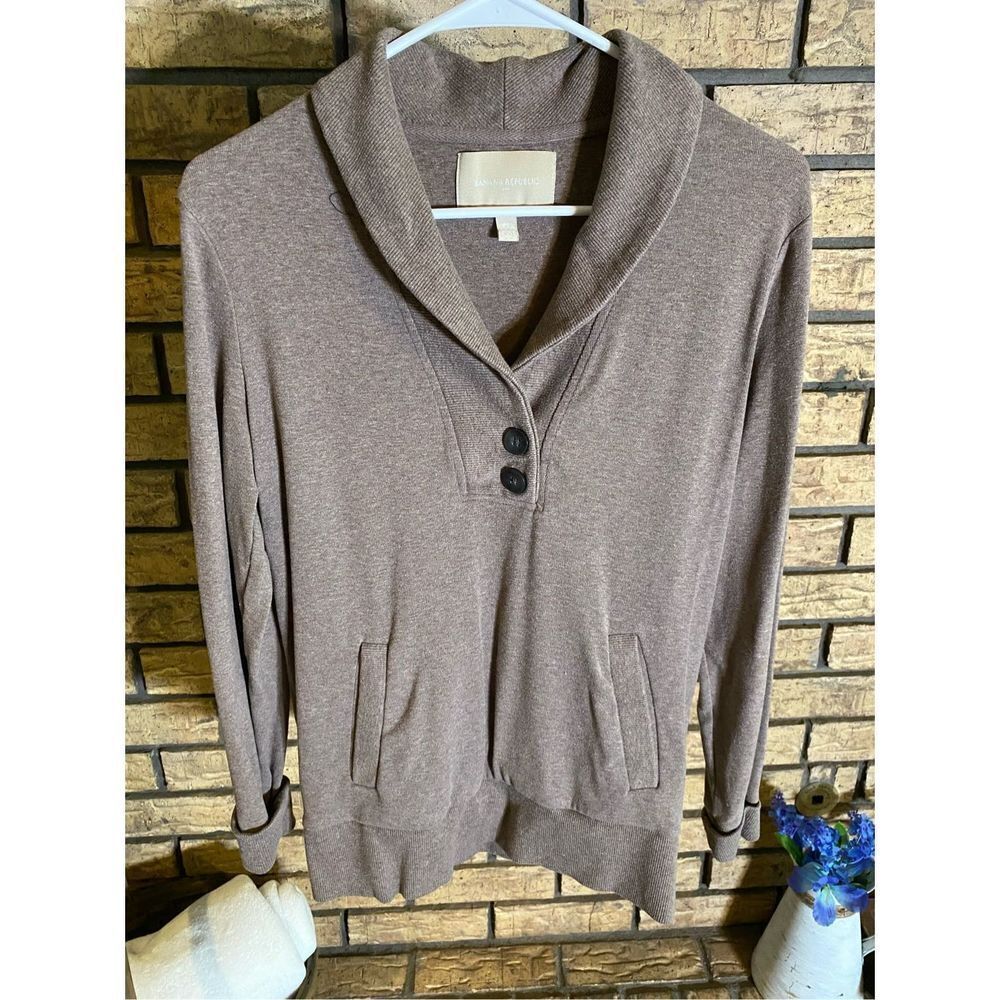 Banana Republic V-Neck Sweater‎